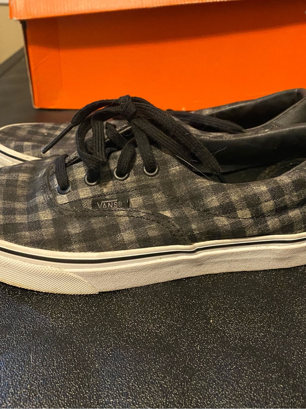 Vans Women's Black Gray Plaid Low-Top Sneakers